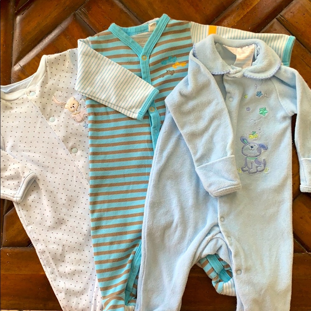 Lot 3 kids sleepers/footies/hat size 0-3M